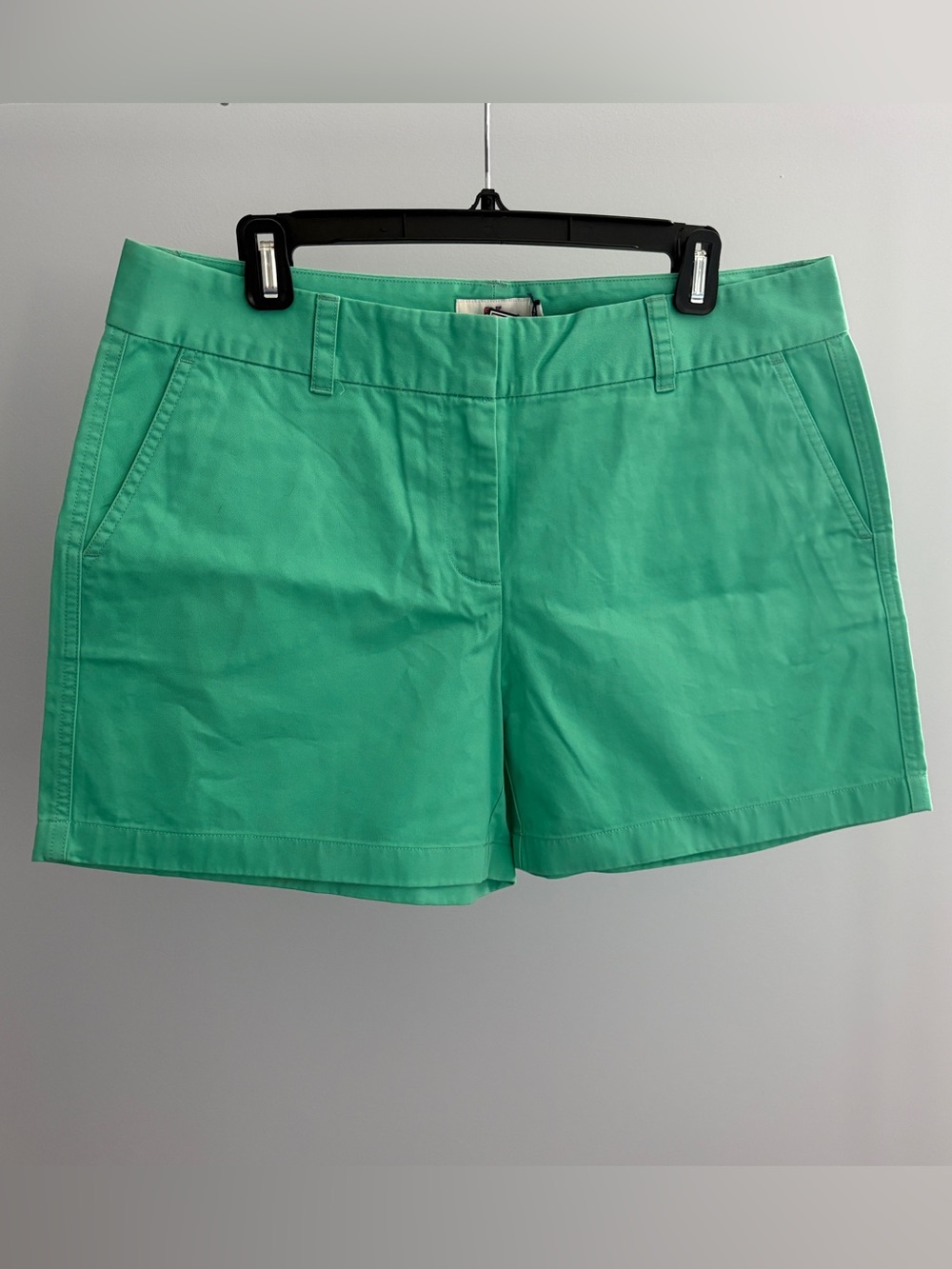 Vineyard Vines Women's Chino Shorts in Mint Green